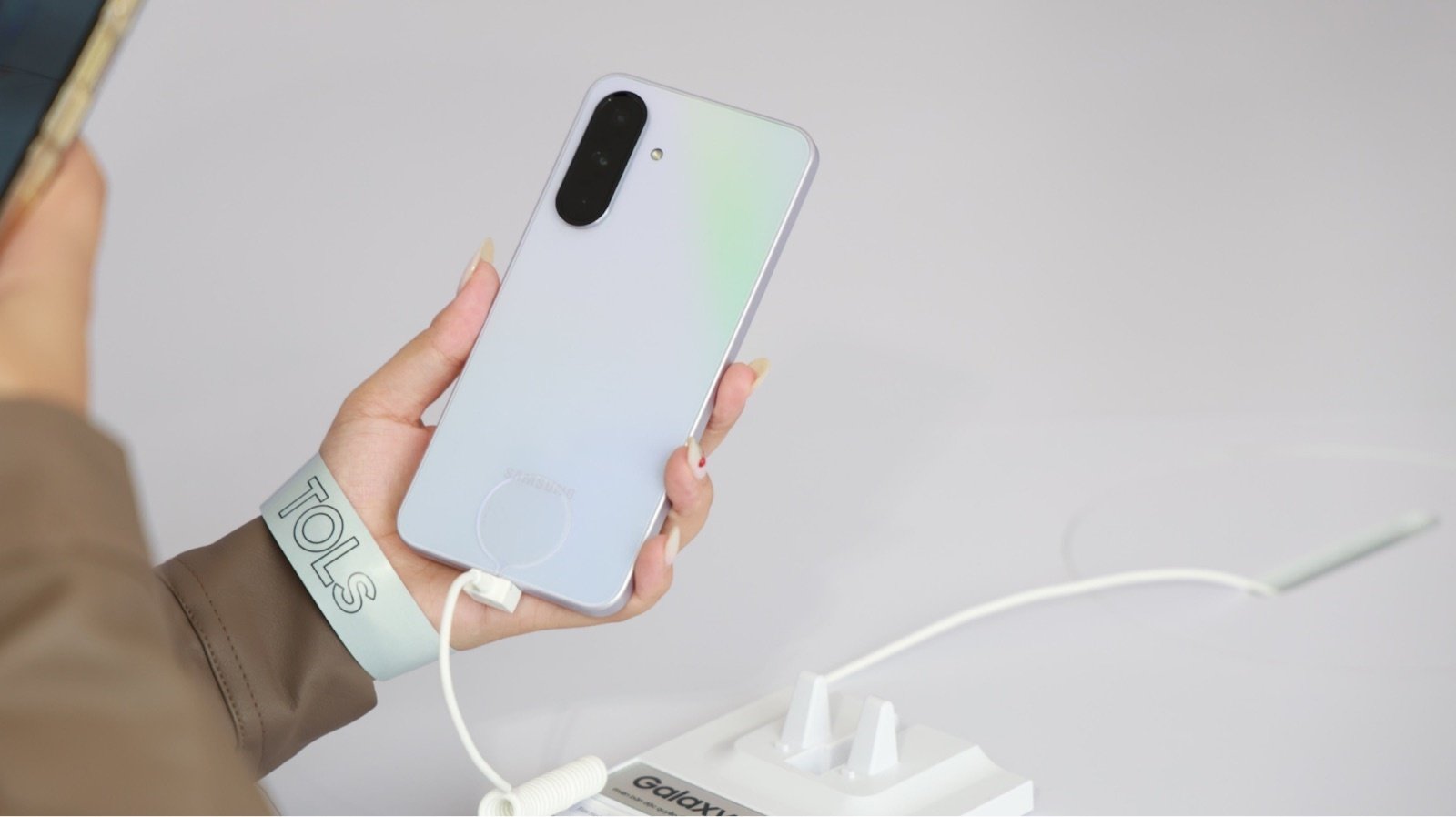 Galaxy A56 anh 2