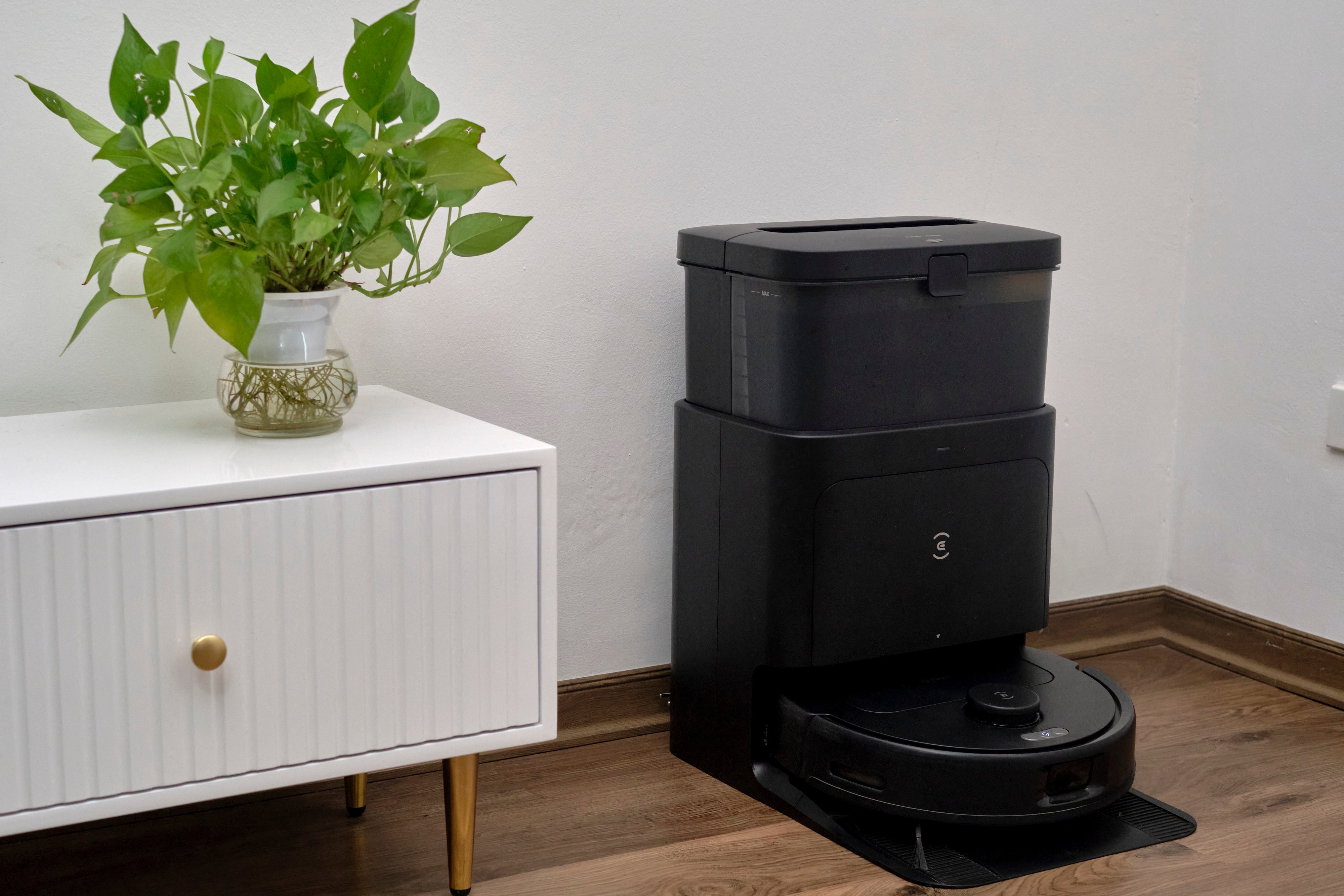 Ecovacs Deebot N30 Pro Omni anh 1