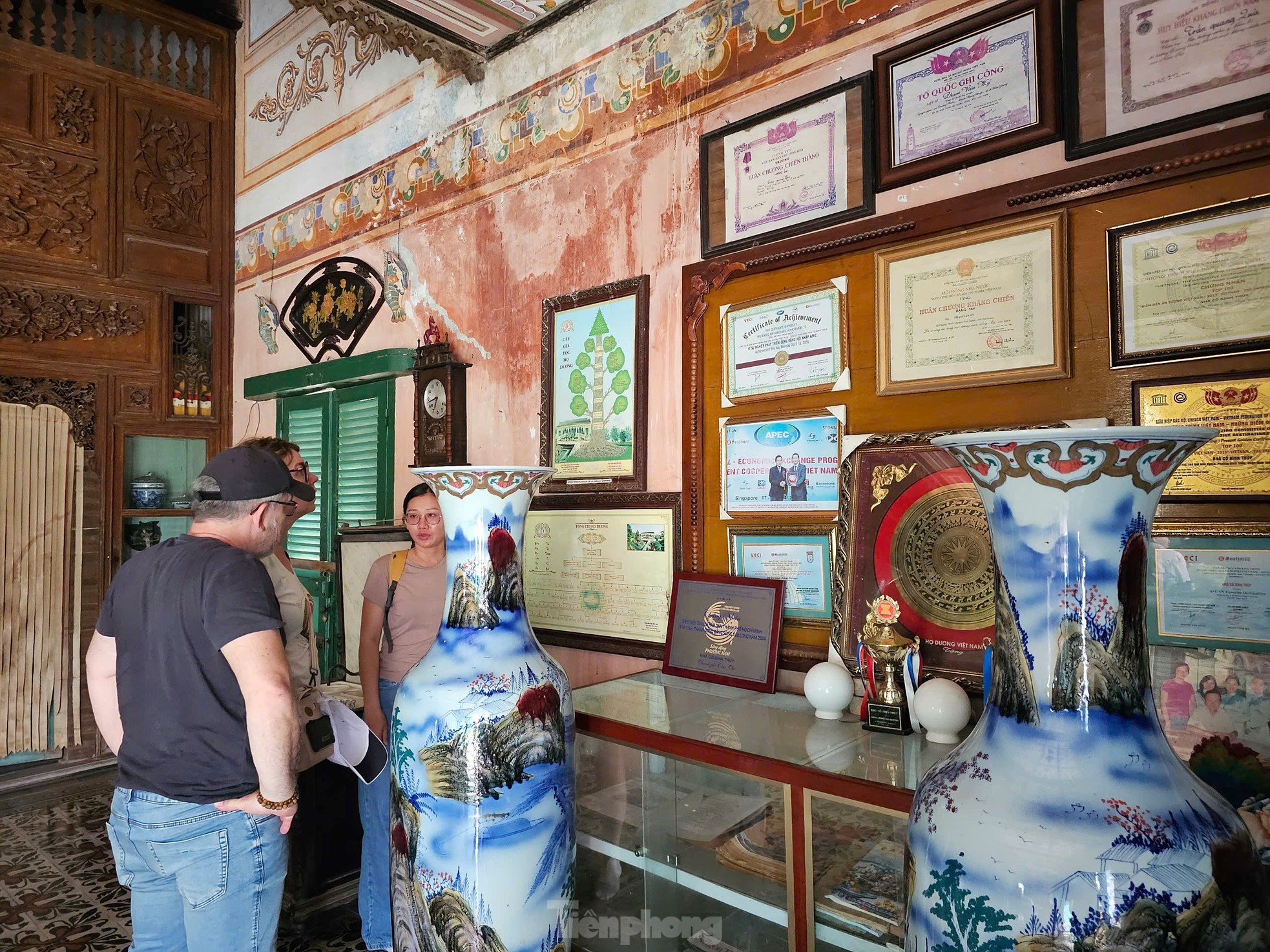 Los turistas quedan fascinados con la casa donde se filmó la famosa película 'El Amante' foto 6