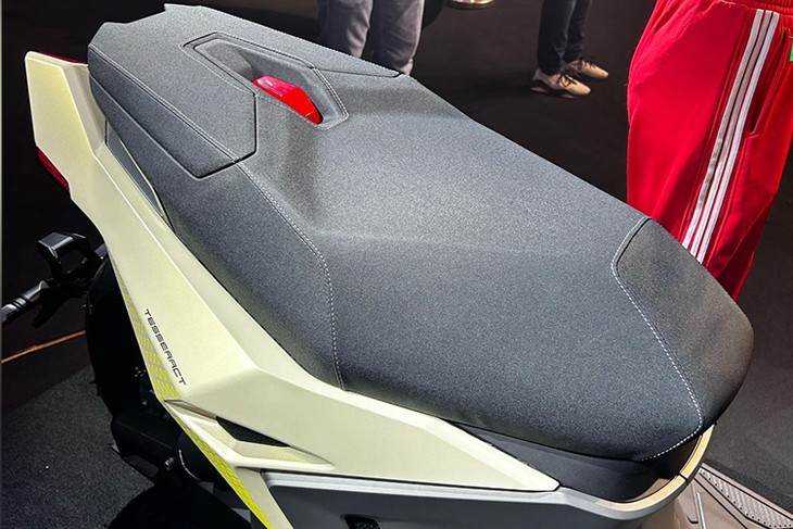 Ultraviolette Tesserac – Elektromotorrad mit integriertem Radar, Preis 35 Millionen VND – Foto 4 Ultraviolette Tesserac - xe may dien tich hop radar gia 35 trieu dong-Hinh-4