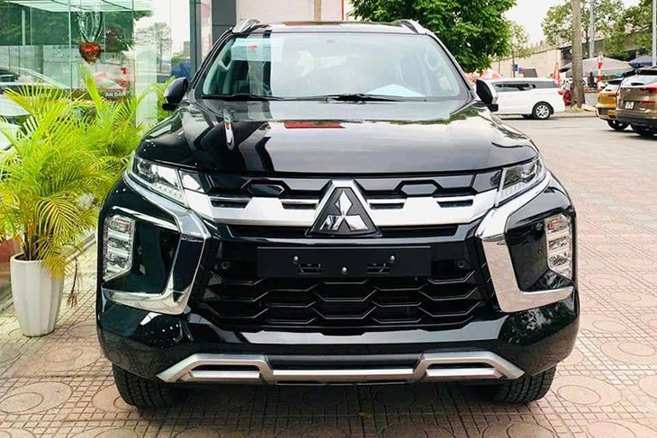 Mitsubishi Pajero Sport may xang ve Viet Nam, gia 1,18 ty dong-Hinh-3