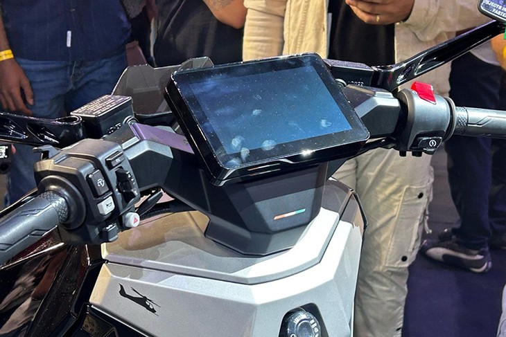 Ultraviolette Tesserac – Elektromotorrad mit integriertem Radar, Preis 35 Millionen VND – Foto 3 Ultraviolette Tesserac - xe may dien tich hop radar gia 35 trieu dong-Hinh-3