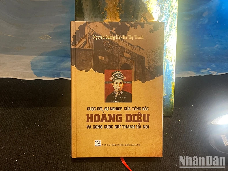 Start einer Buchreihe über das Leben und den Kampf des Gouverneurs Hoang Dieu zur Verteidigung der Zitadelle von Hanoi. Foto 1