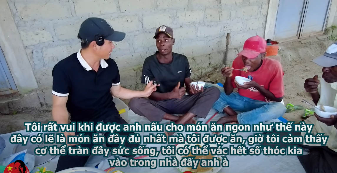 Los africanos comen olla caliente al estilo vietnamita 2.png