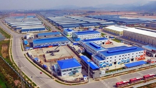 Bac Giang acelera la inversión y el progreso de la construcción de infraestructura, decidido a "llegar a la meta" de 63 clústeres industriales.