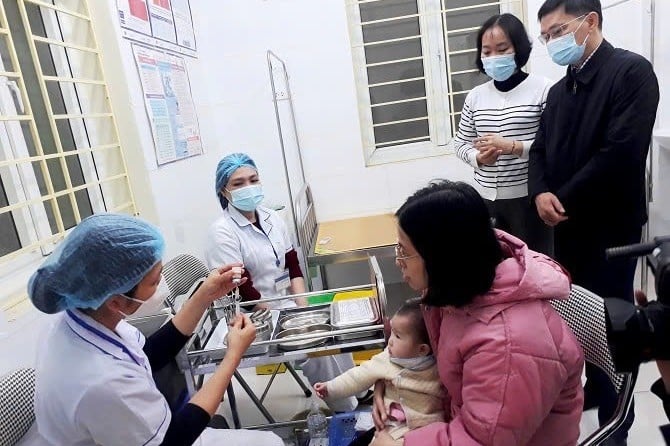 Hanoi resolutely implements measles vaccination campaign for children