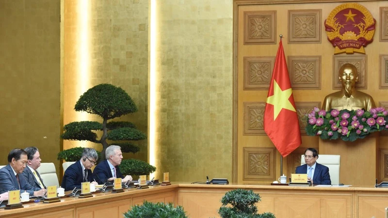 Promouvoir fortement les investissements des grandes sociétés et entreprises américaines au Vietnam