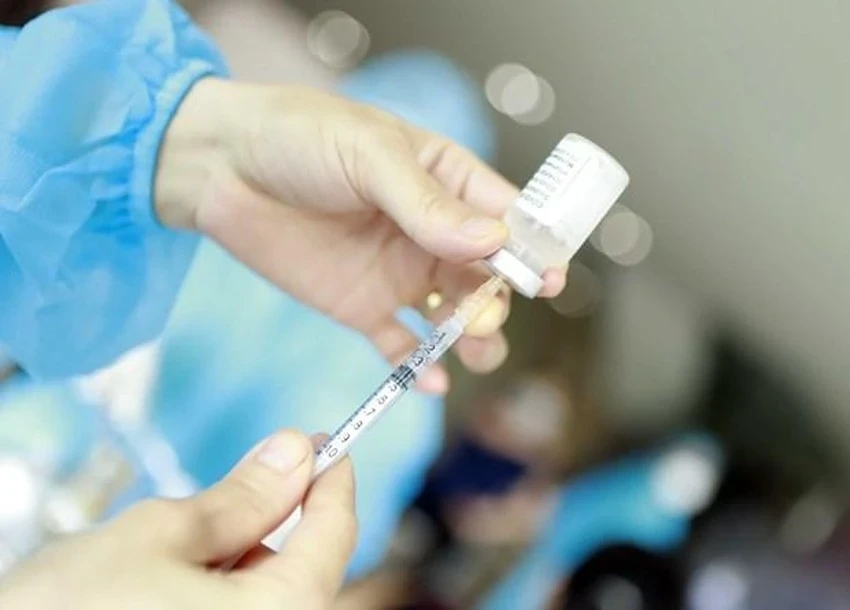 Injecting 2 types of vaccines at the same time, a woman suffered anaphylactic shock