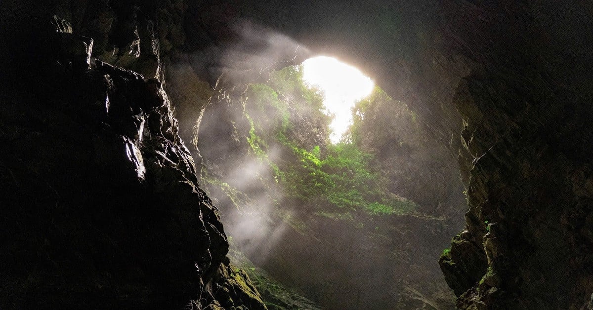 Extraño sumidero en Quang Binh llamado Pesadilla, hasta ahora menos de 10 personas han 'tocado' el fondo