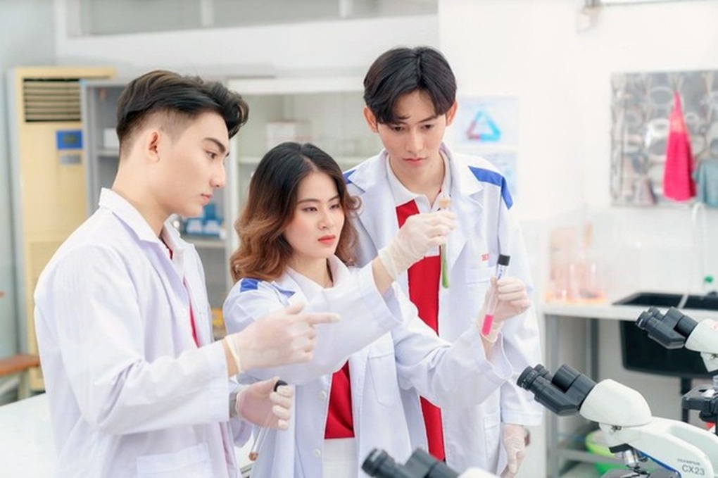 Đại học Dược Hà Nội lần đầu dùng điểm A-level xét tuyển - 1