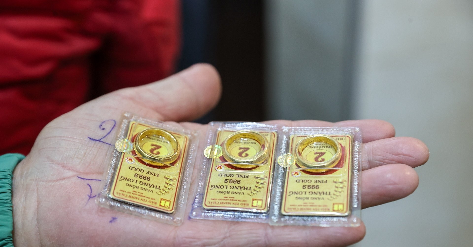 After 1 year, the price of gold rings is shocking: Nearly 30 million VND/tael more expensive