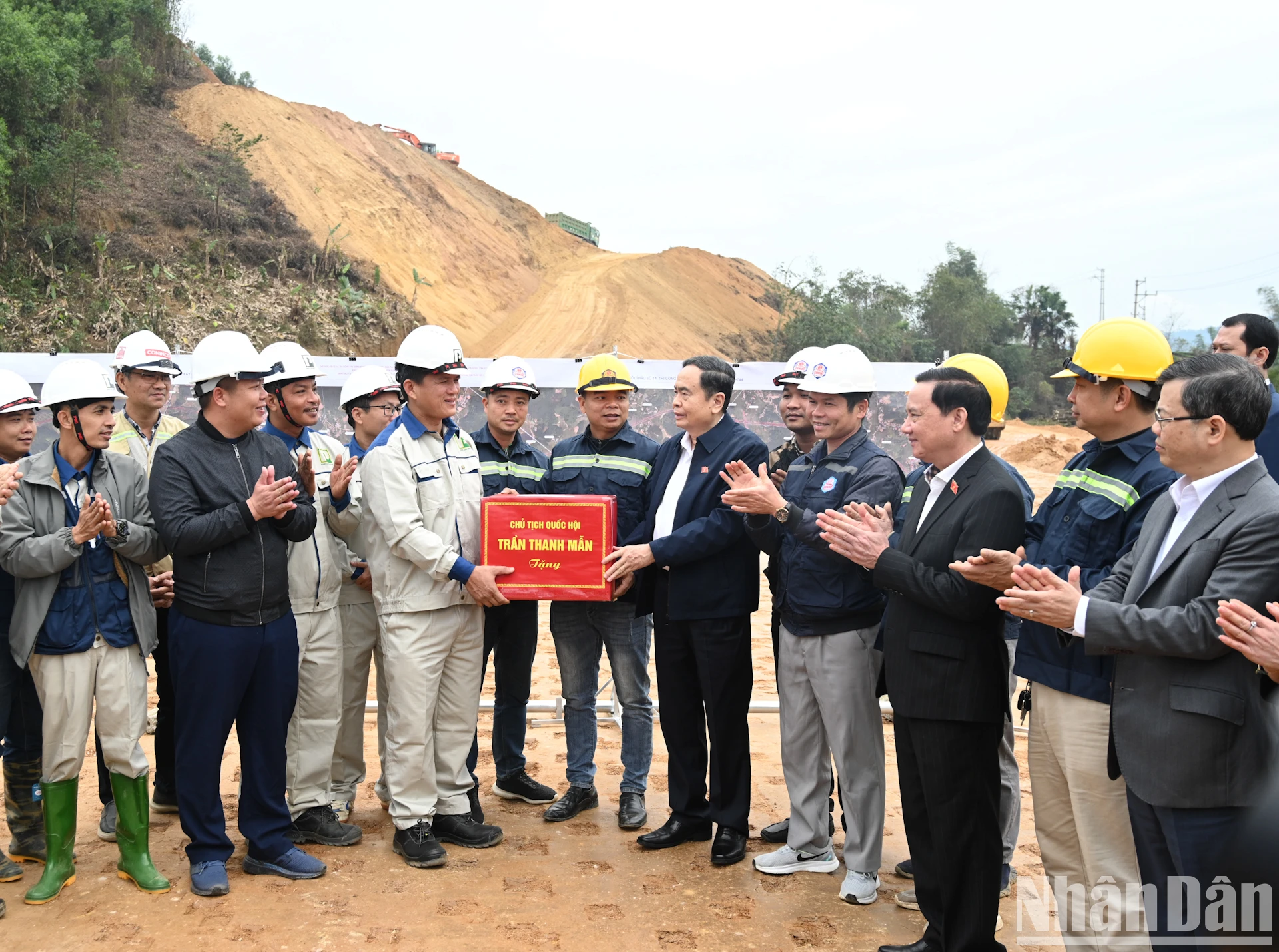 [Foto] Der Vorsitzende der Nationalversammlung, Tran Thanh Man, arbeitet mit der Provinz Tuyen Quang zusammen. Foto 3