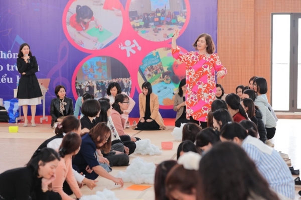 Vernetzung von 300 Schulen in Hanoi und Thai Nguyen durch einen kunstpädagogischen Workshop