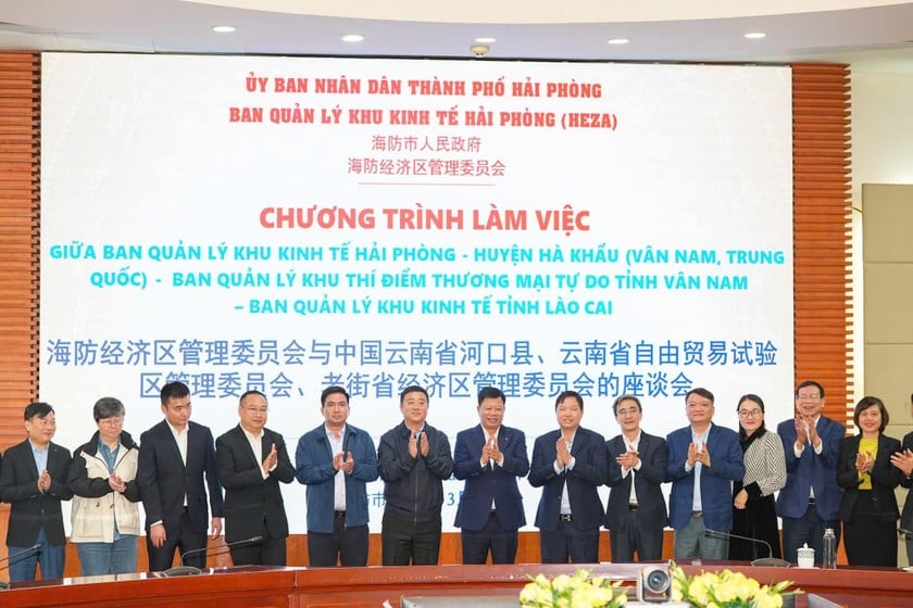 Ban Quản lý KKT Hải Phòng cùng Đoàn công tác huyện Hà Khẩu, tỉnh Vân Nam (Trung Quốc ) và tỉnh Lào Cai.