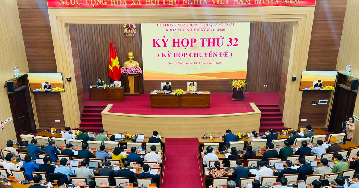 Quang Ngai Provincial People's Council passed many important resolutions