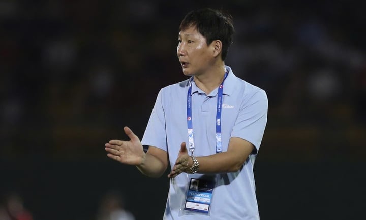 Coach Kim Sang-sik is not satisfied with his students.