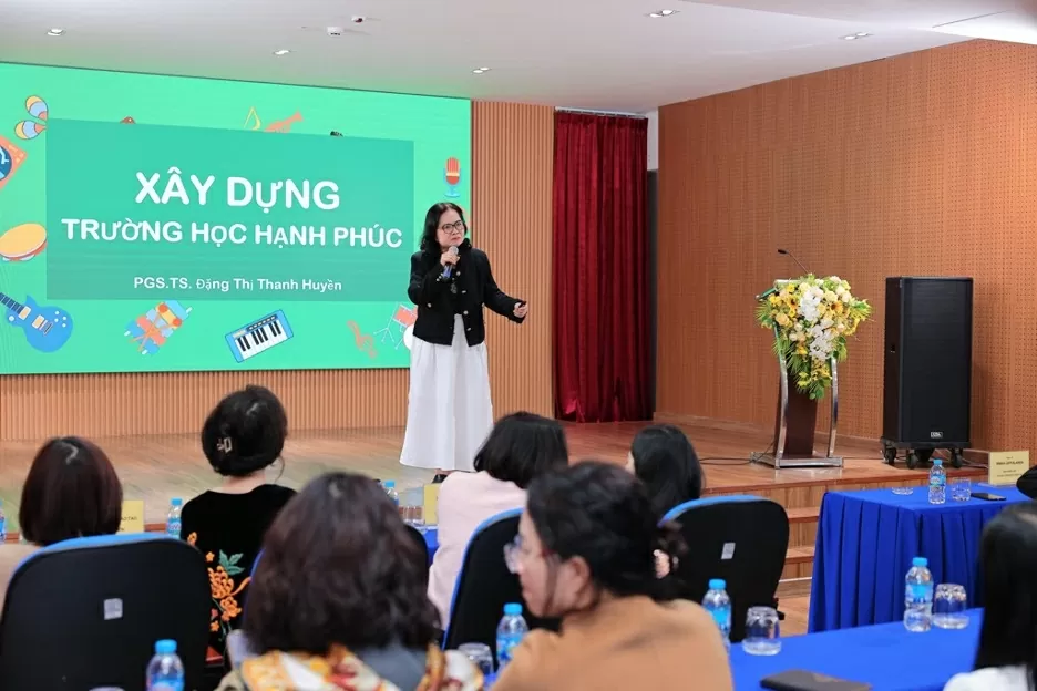 PGS.TS Đặng Thị Thanh Huyền, Viện trưởng Viện nghiên cứu và phát triển quản lý giáo dục trao đổi về góc nhìn mới về hạnh phúc ảnh hưởng của giáo dục tới sự hạnh phúc của trẻ.