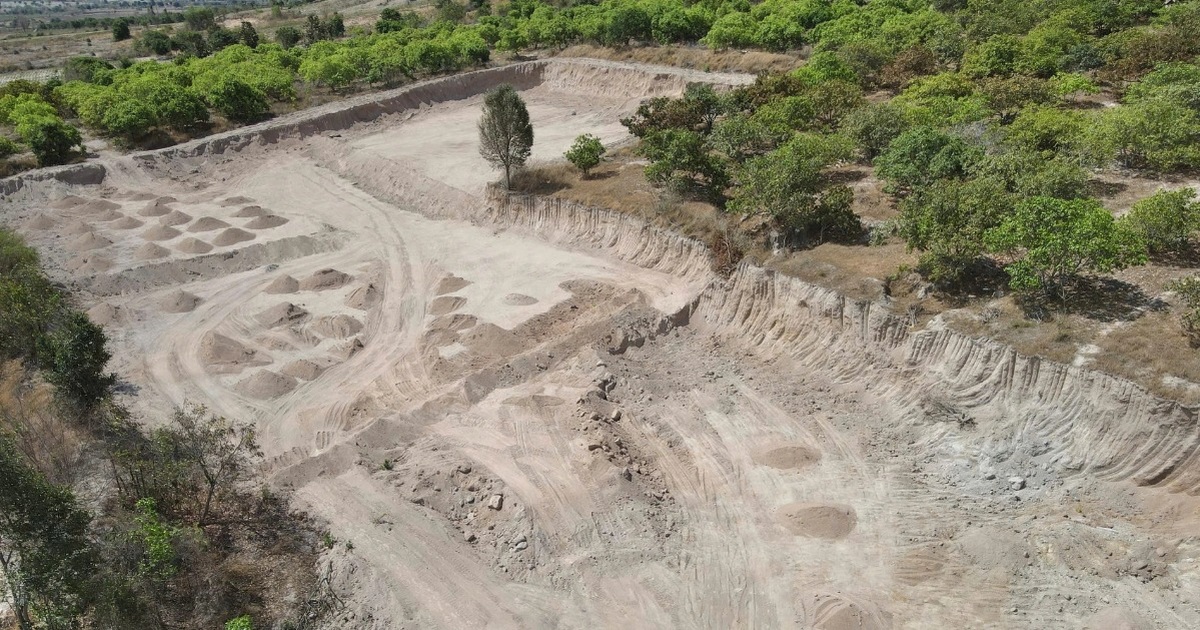 Des milliers de mètres cubes de terres ont été exploités illégalement à un peu plus d'un kilomètre du siège de la commune.