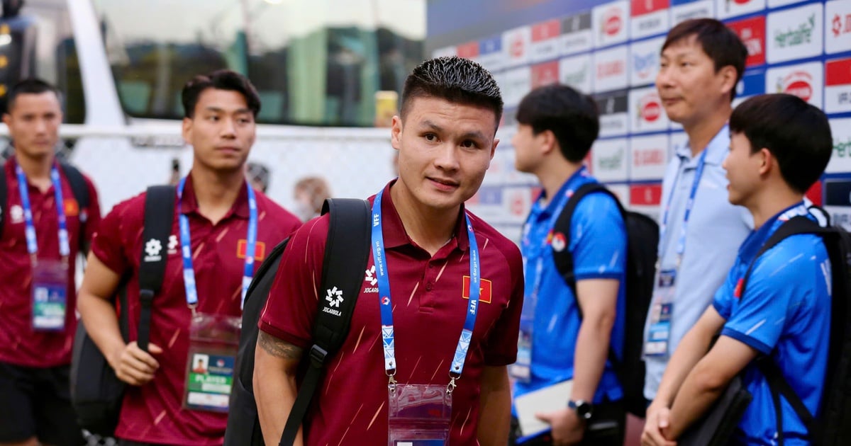 Goalkeeper Dinh Trieu is the main goalkeeper.