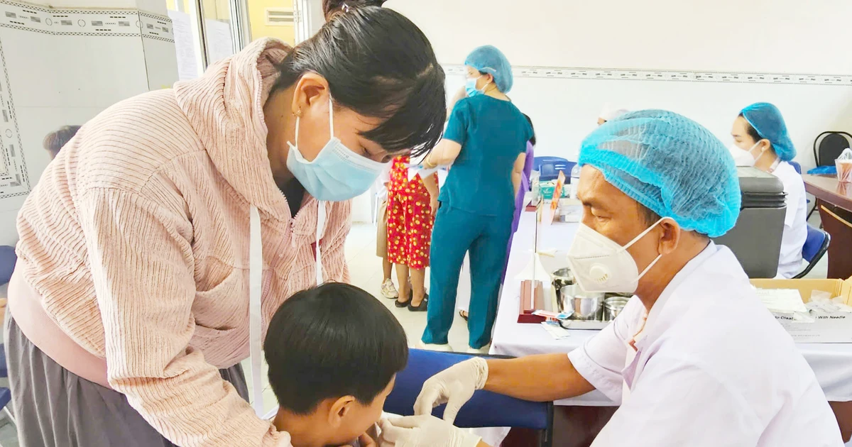 Ben Tre, Dong Thap: Urgent vaccination to respond to widespread measles epidemic