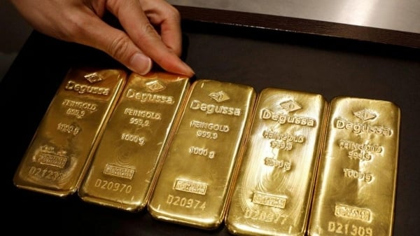 El precio del oro ronda los 100 millones de VND/tael, el precio mundial se dispara y el crecimiento se mantiene firme.