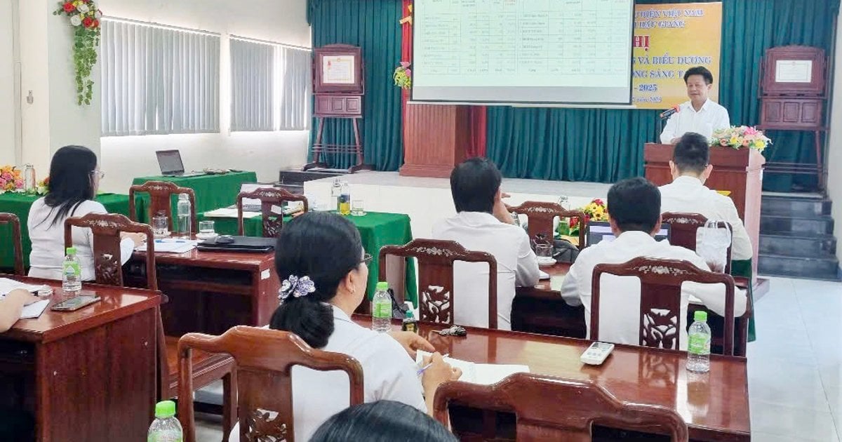 Hau Giang Provincial Post Office: Building an effective sales management process and appropriate mechanism to promote the sales force