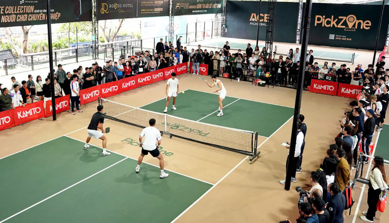 L'athlète Ly Hoang Nam crée la fièvre dans le village du Pickleball -0