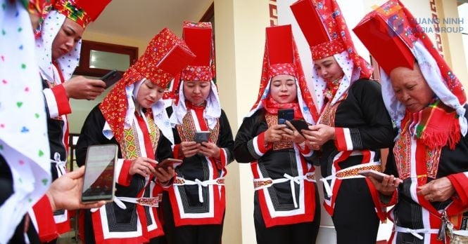 Las minorías étnicas del distrito montañoso de Tien Yen se ponen al día con la tecnología digital