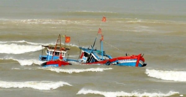 Fand einen Fischer mit einer Schwimmweste auf dem Meer treibend