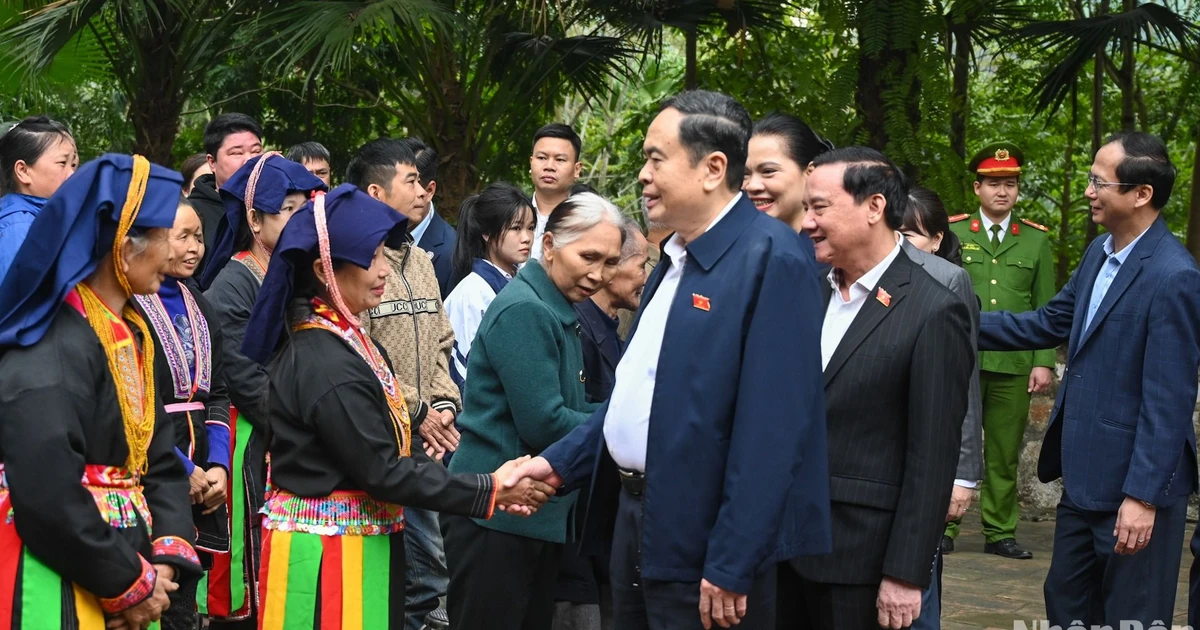 El presidente de la Asamblea Nacional, Tran Thanh Man, visita el sitio de reliquias nacionales especiales de Tan Trao.