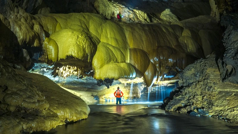 Phong Nha: The most economical destination in spring