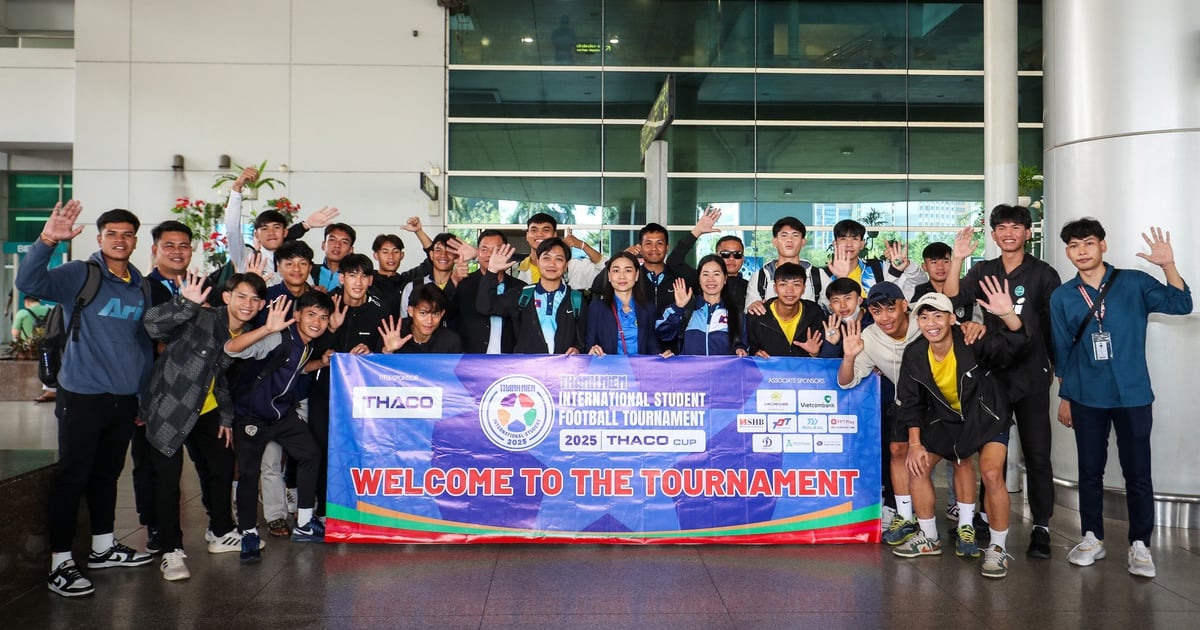 L'équipe de football des étudiants laotiens est prête pour des journées de compétition passionnantes au Vietnam