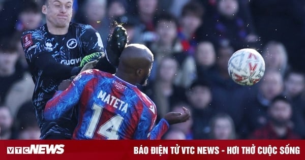 Goalkeeper's Kung Fu-like Attack, Premier League Star Needs 25 Stitches