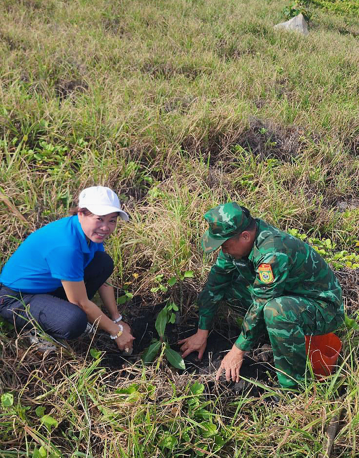 Gieo chữ nơi đảo tiền tiêu- Ảnh 1.