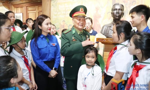 Los niños de Quang Ninh compiten para aprender y seguir al tío Ho