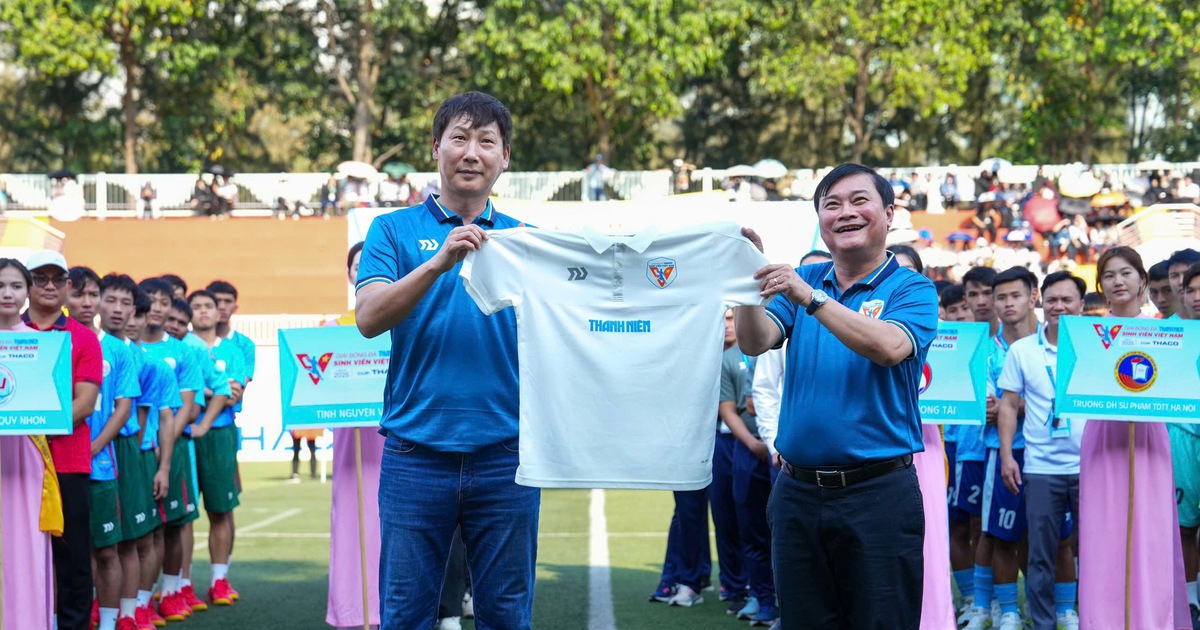 김 선생님이 축구를 하던 학생 시절을 회상할 때