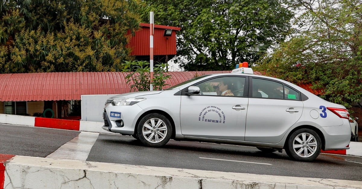 Inhaber eines Pkw-Führerscheins sind von der Theorieprüfung für Motorräder befreit.