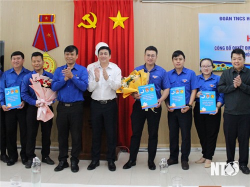 Fundación de la Unión de Jóvenes Comunistas del Comité Popular Provincial de Ho Chi Minh