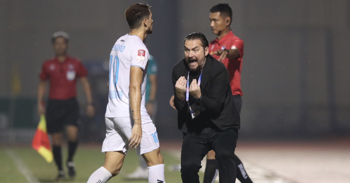 Coach Popov, pourquoi est-il si chaud !