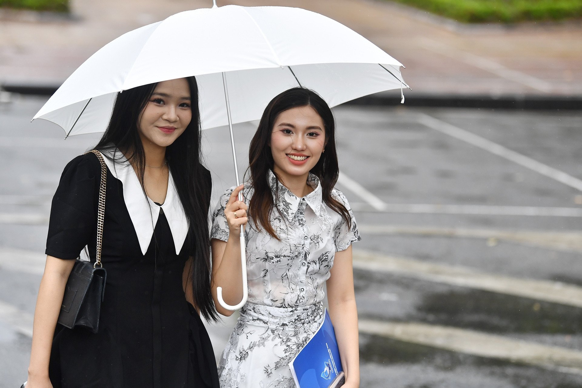 Hanoi sigue aumentando la temperatura a 28 grados, luego da la bienvenida al aire frío fuerte