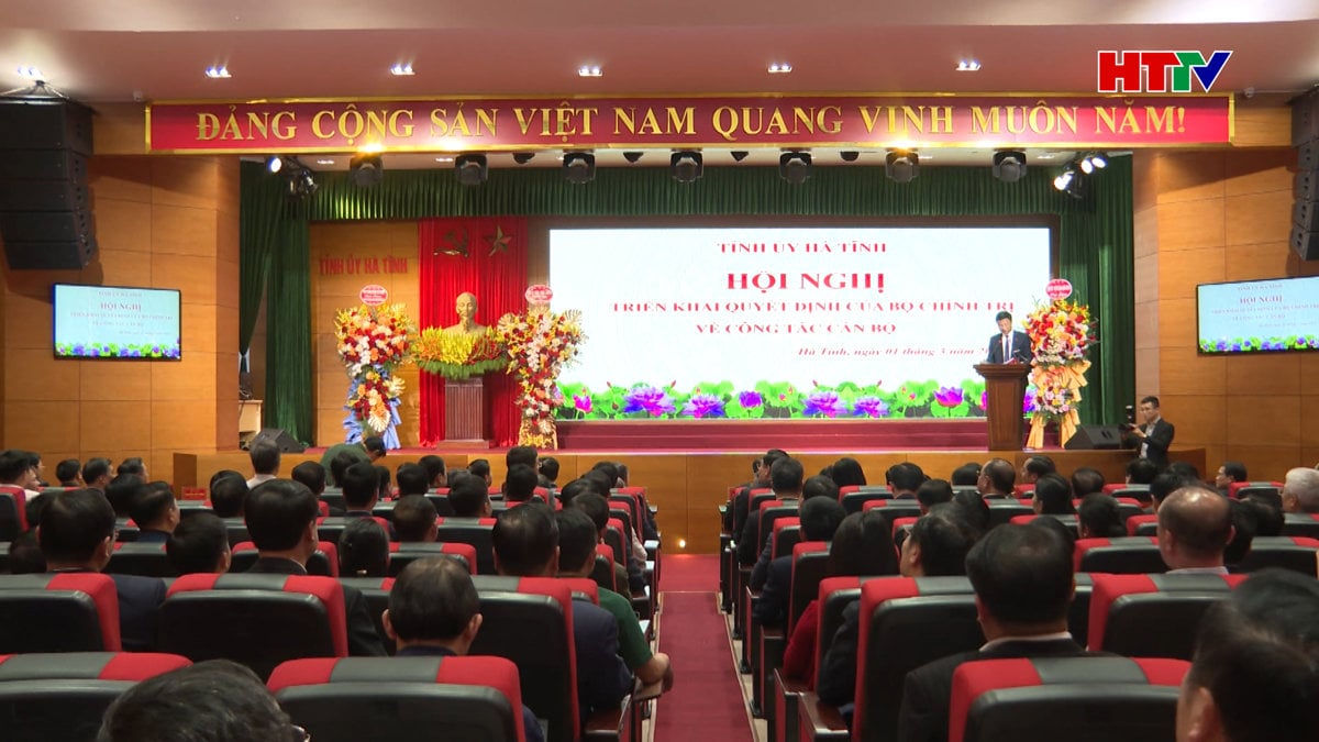 Announcing the Politburo's decision on the Secretary of the Ha Tinh Provincial Party Committee