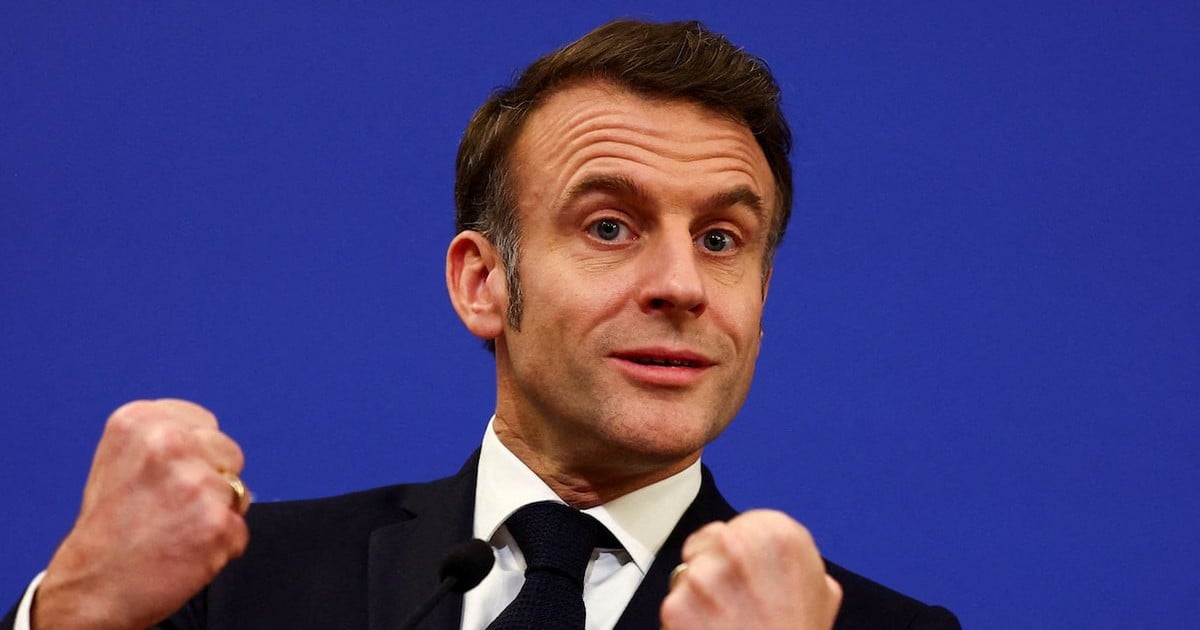 French President Wants to Build a European Nuclear Shield