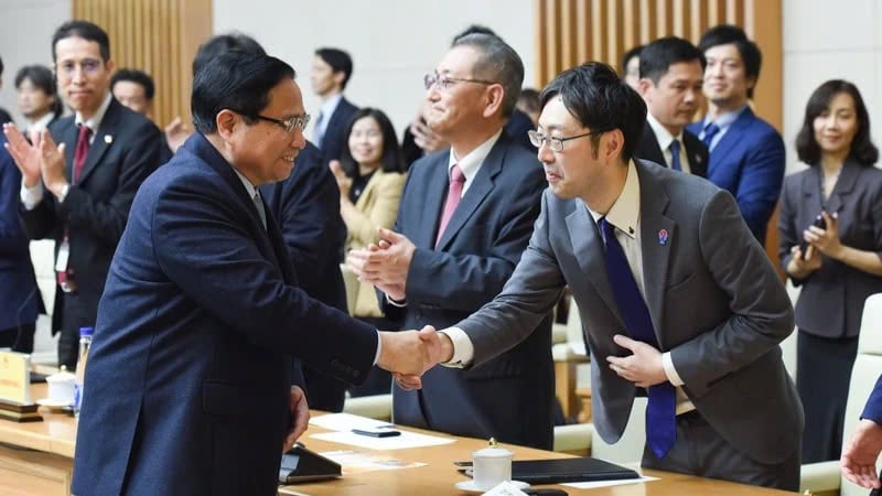 진심으로, 신뢰하며, 일본-베트남 경제, 무역 및 투자 관계를 강력히 추진합니다.