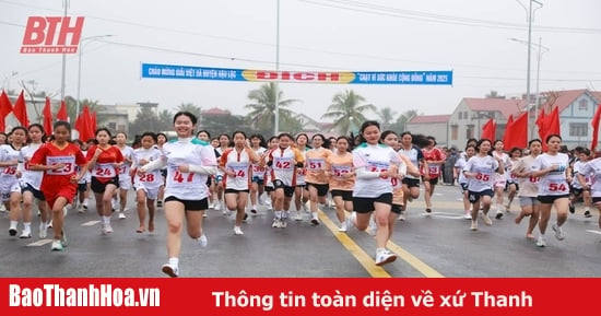 Nearly 1,200 people participated in the launch of the campaign "All people exercise following Uncle Ho's example" and the Olympic Running Day.