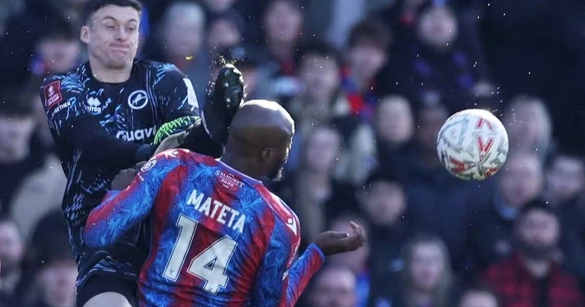 Crystal Palace star rushed to hospital after being kicked in the face