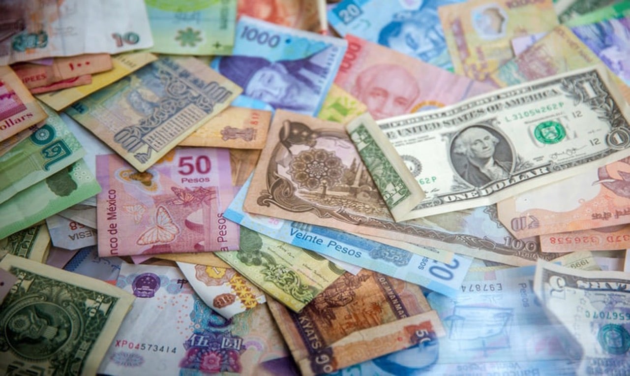 Les taux de change actuels de 13 USD continuent d'augmenter