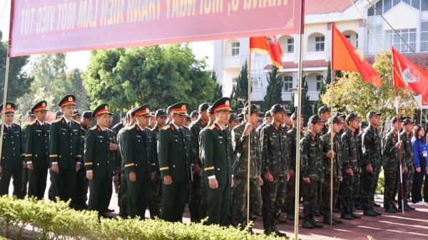 Les jeunes de l’Académie de l’Armée sont courageux, ambitieux, proactifs, créatifs et embellissent la tradition.