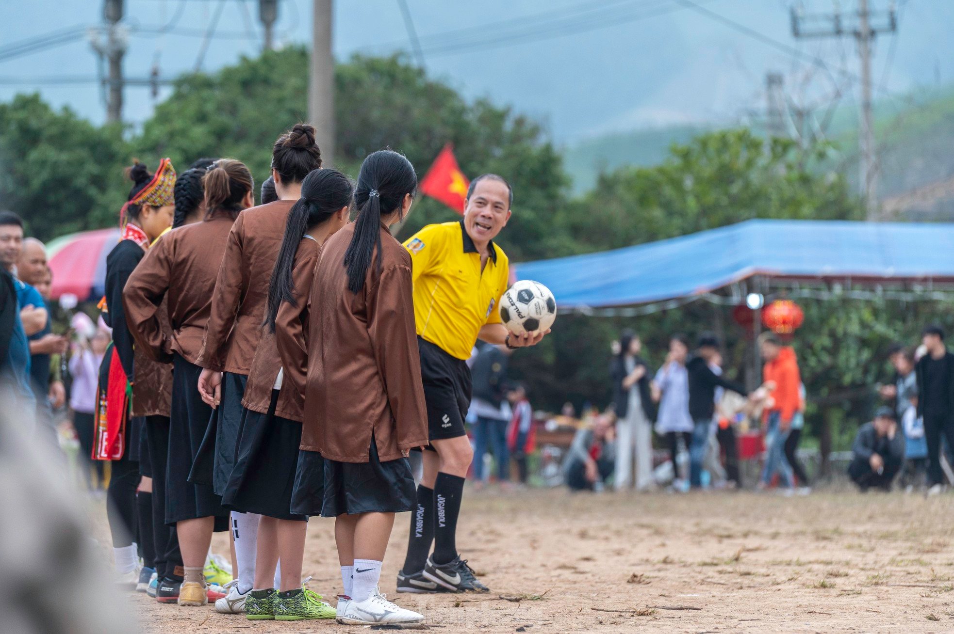 하롱베이 여인들, 이미지 쫓으려고 '치마를 걷어올려' 19