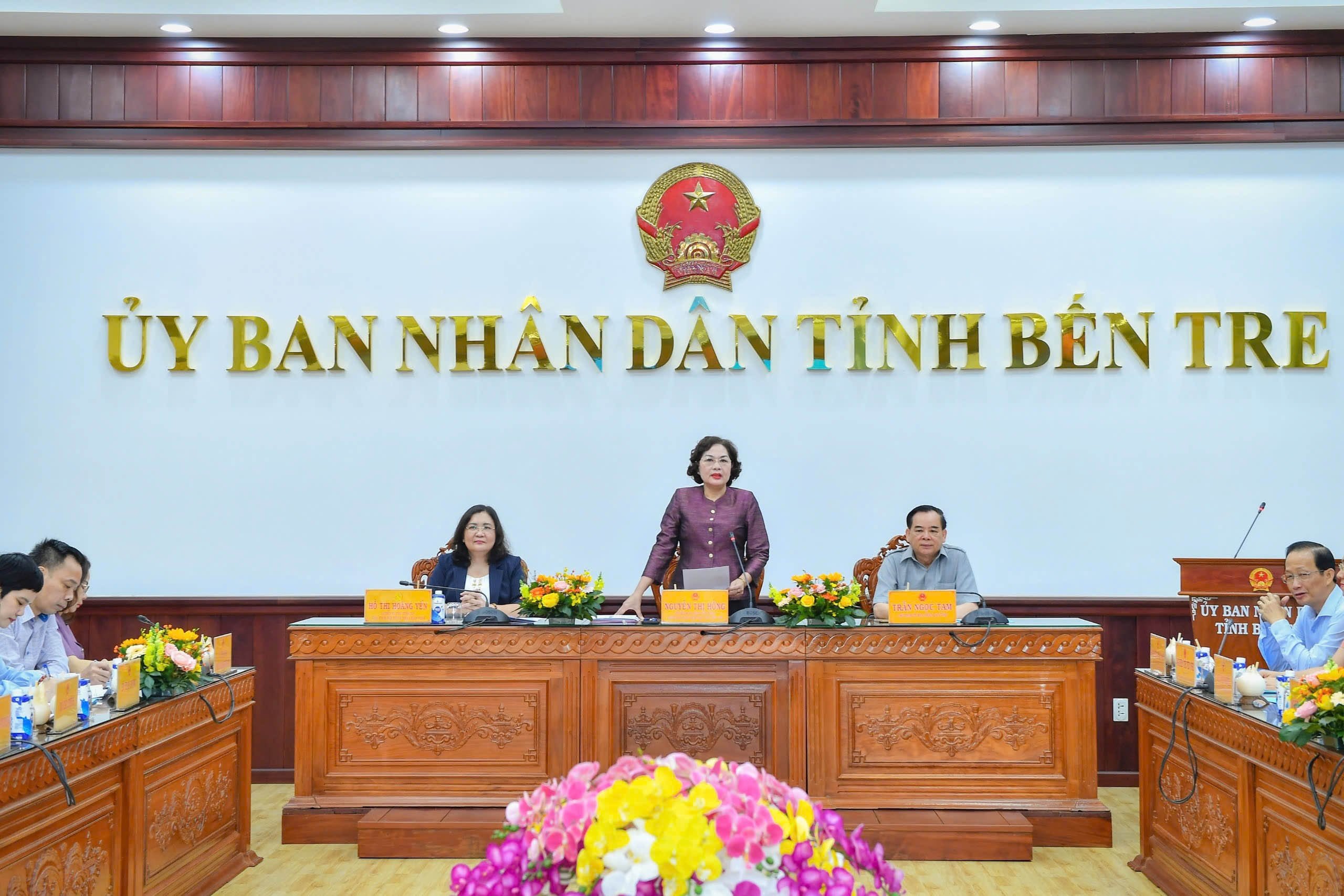 Ban Lãnh đạo tỉnh ủy, Ủy ban Nhân dân tỉnh Bến Tre làm việc với Đoàn công tác của đại diện Chính phủ - Ảnh: Thạch Bình