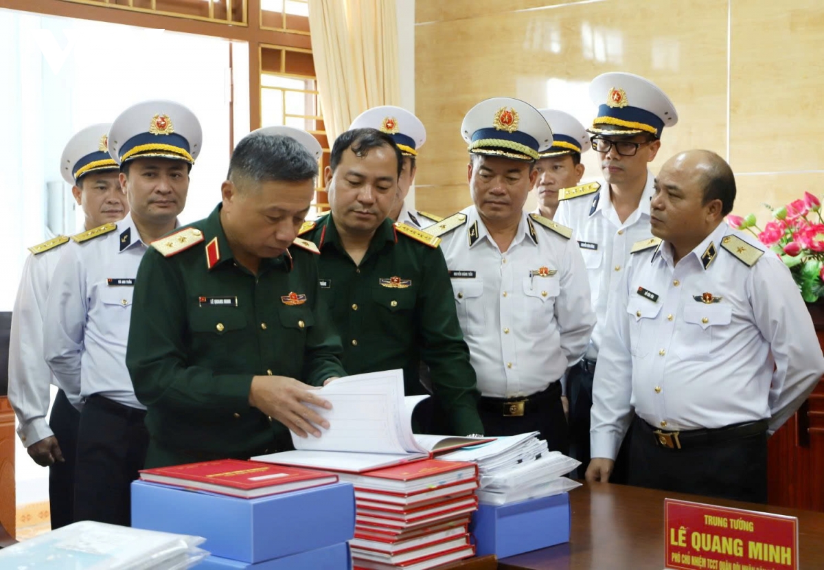 Doan cong tac tong cuc chinh tri lam viec tai vung 3 hai quan hinh anh 1